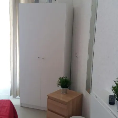 Domus Italiana Πανσιόν
