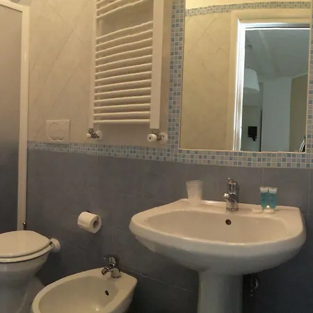 Domus Italiana Πανσιόν